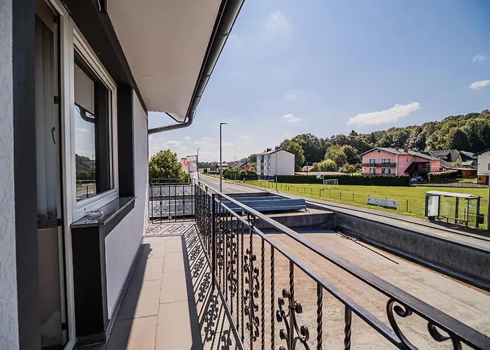 Siva Caplja بيت ضيافة