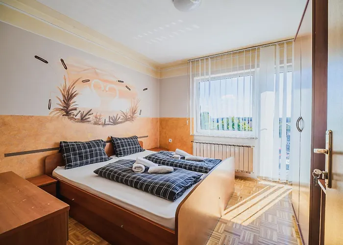 Siva Caplja بيت ضيافة 3*